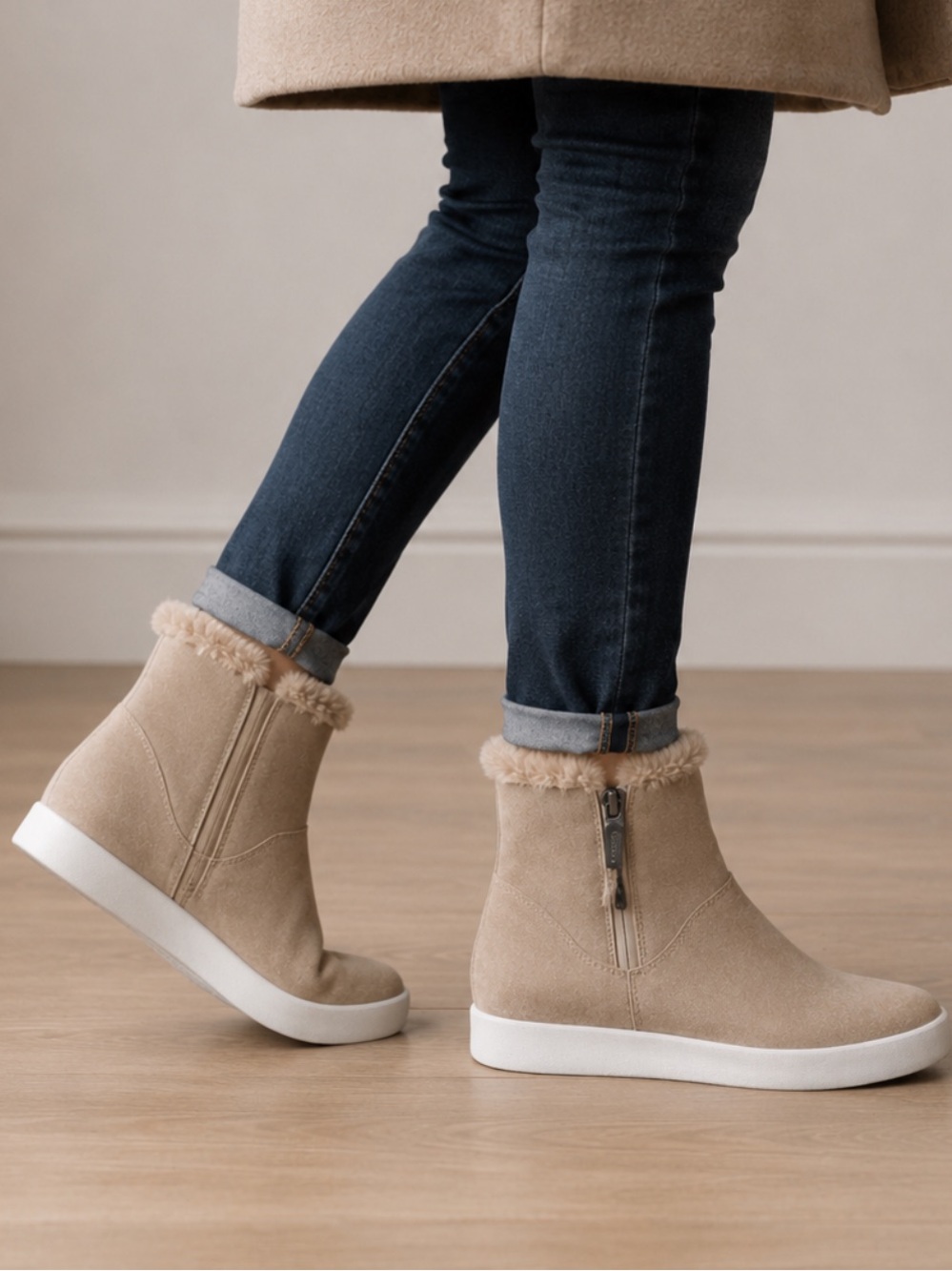 Blondo Womens Suede
Zipper Winter & Snow
Boots - 7 Medium (B,M) beige nwt